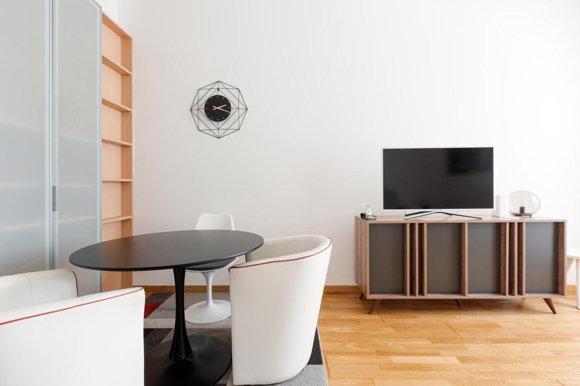 Appartement Modern 650m From Domodossola M5! Milan