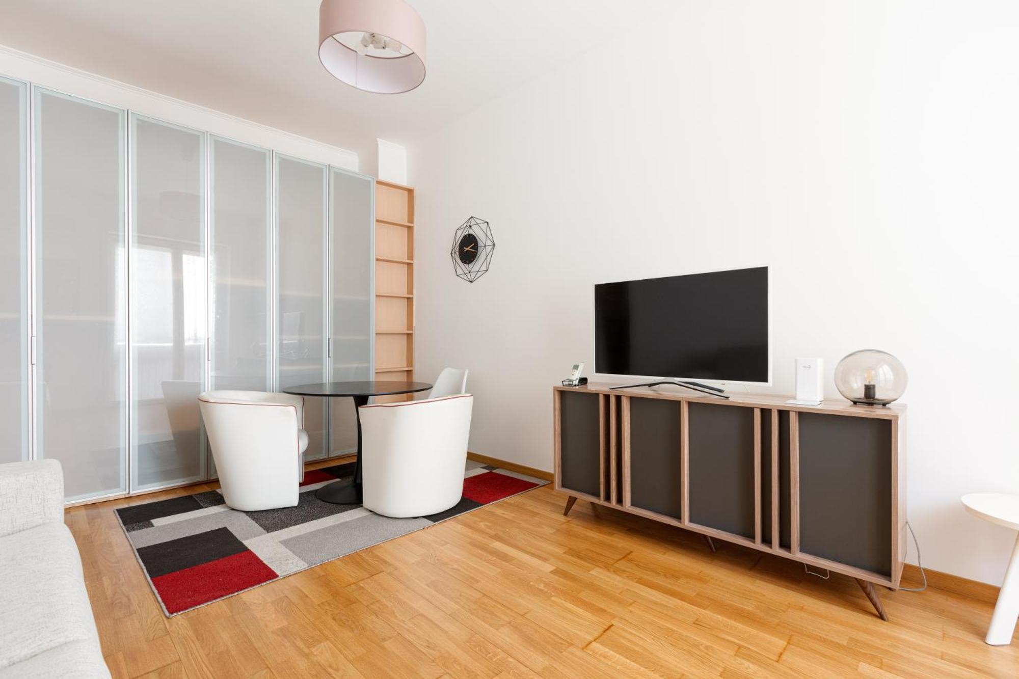 Appartement Modern 650m From Domodossola M5! Milan